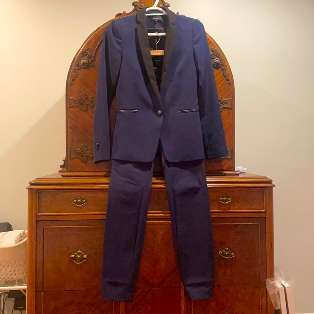 RW & Co navy suit with black. XS/00